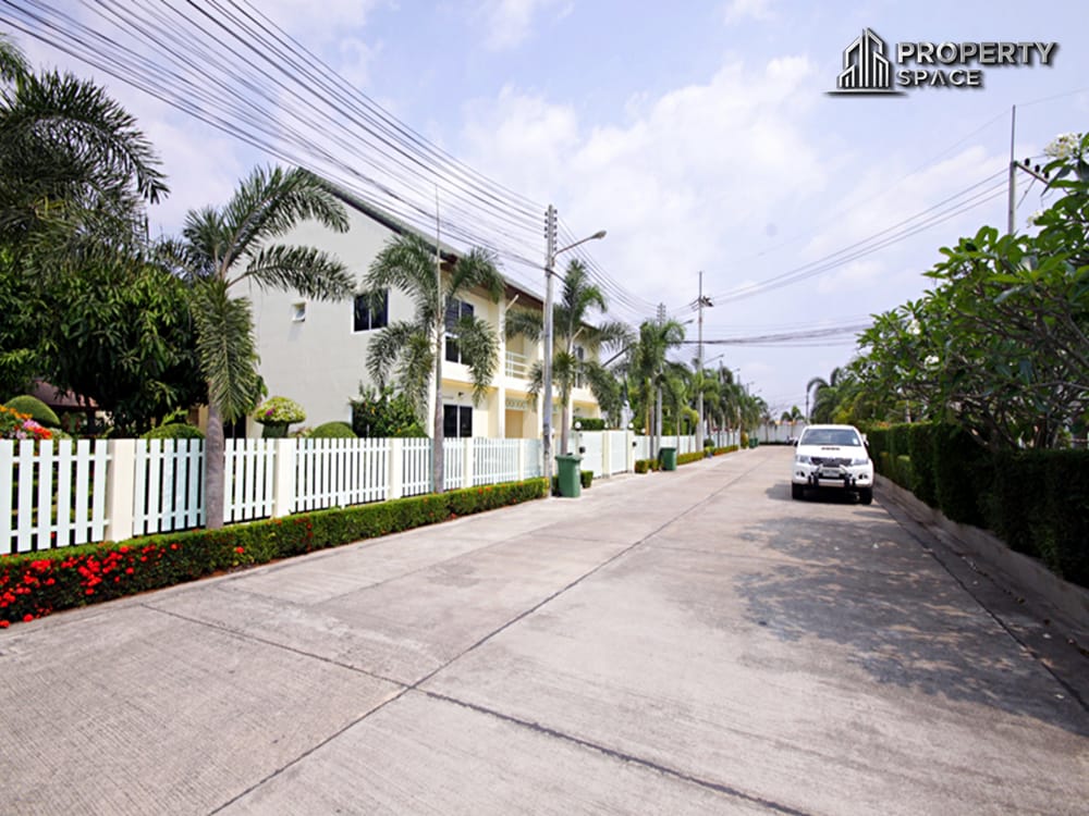 Green Field Villa 3 Pattaya Image 4