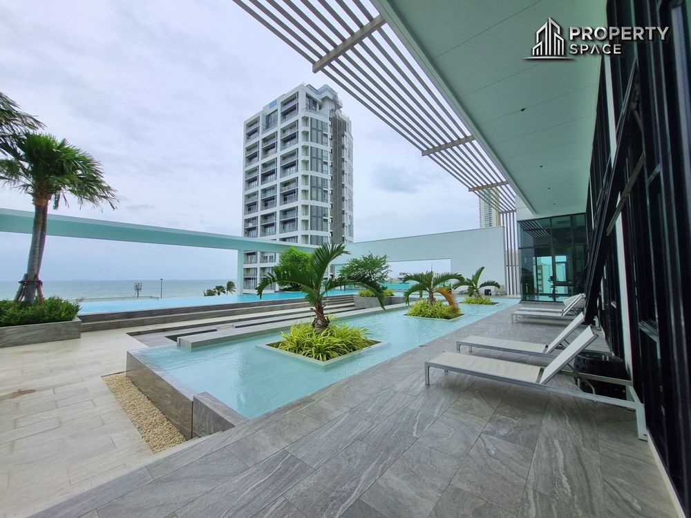 Aeras Beachfront Condominium Image 5