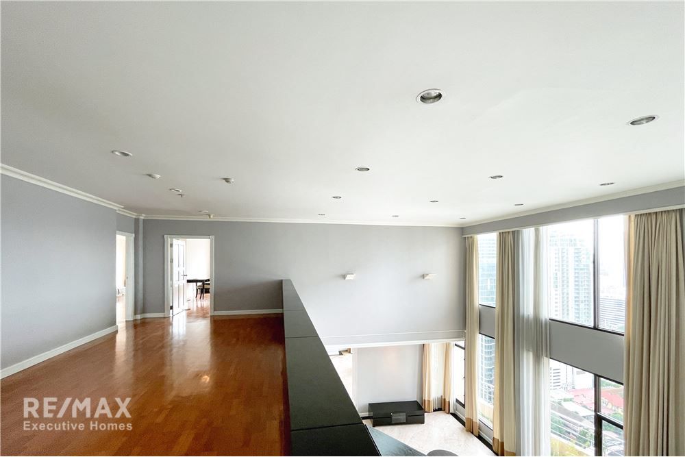 Luxurious 4BR Duplex Penthouse for Rent | 220K | 470sqm | 29th Floor | Sathorn Soi 3 10