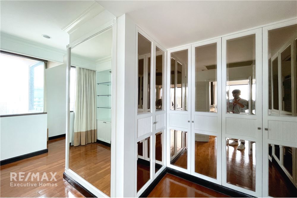 Luxurious 4BR Duplex Penthouse for Rent | 220K | 470sqm | 29th Floor | Sathorn Soi 3 15