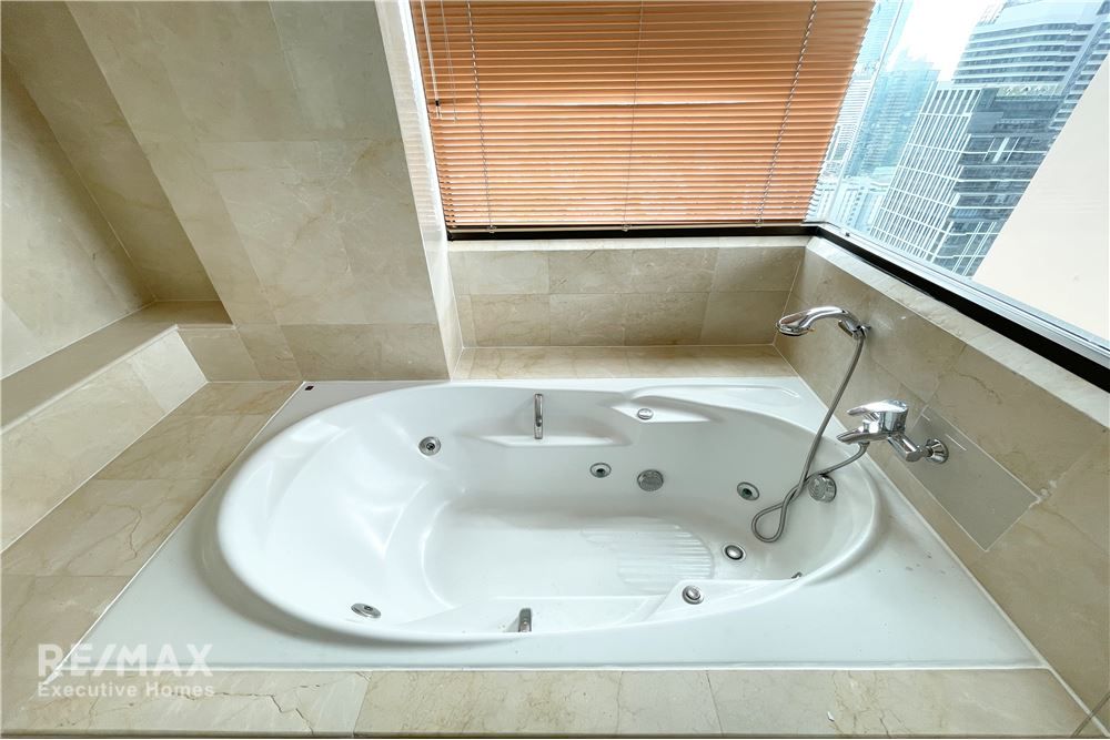 Luxurious 4BR Duplex Penthouse for Rent | 220K | 470sqm | 29th Floor | Sathorn Soi 3 17