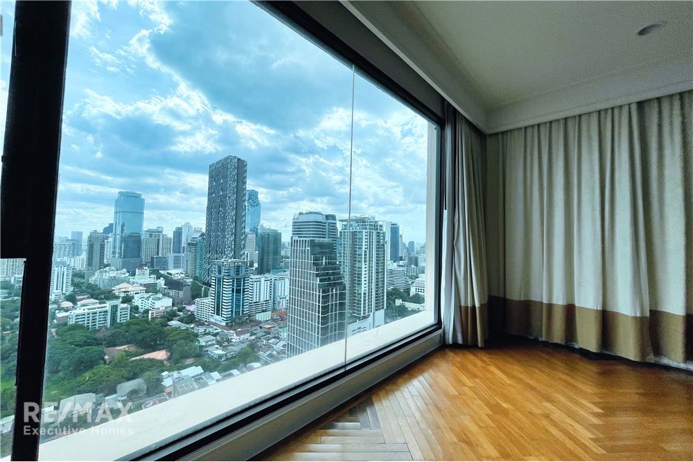 Luxurious 4BR Duplex Penthouse for Rent | 220K | 470sqm | 29th Floor | Sathorn Soi 3 21