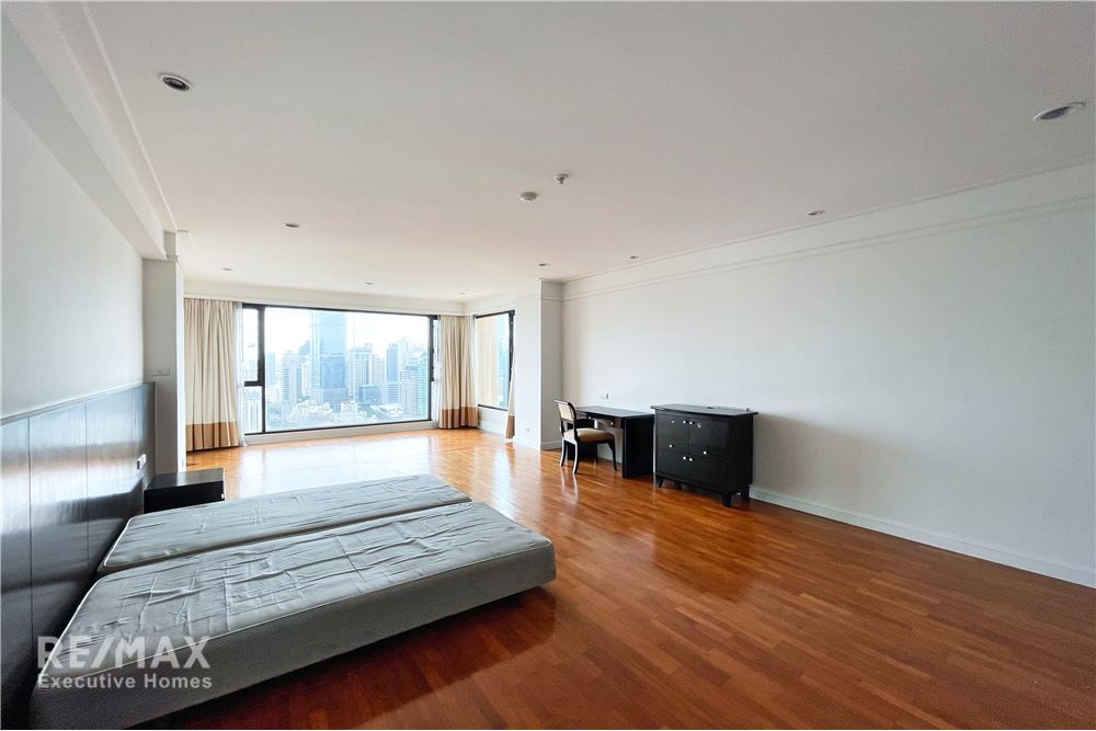 Luxurious 4BR Duplex Penthouse for Rent | 220K | 470sqm | 29th Floor | Sathorn Soi 3 23