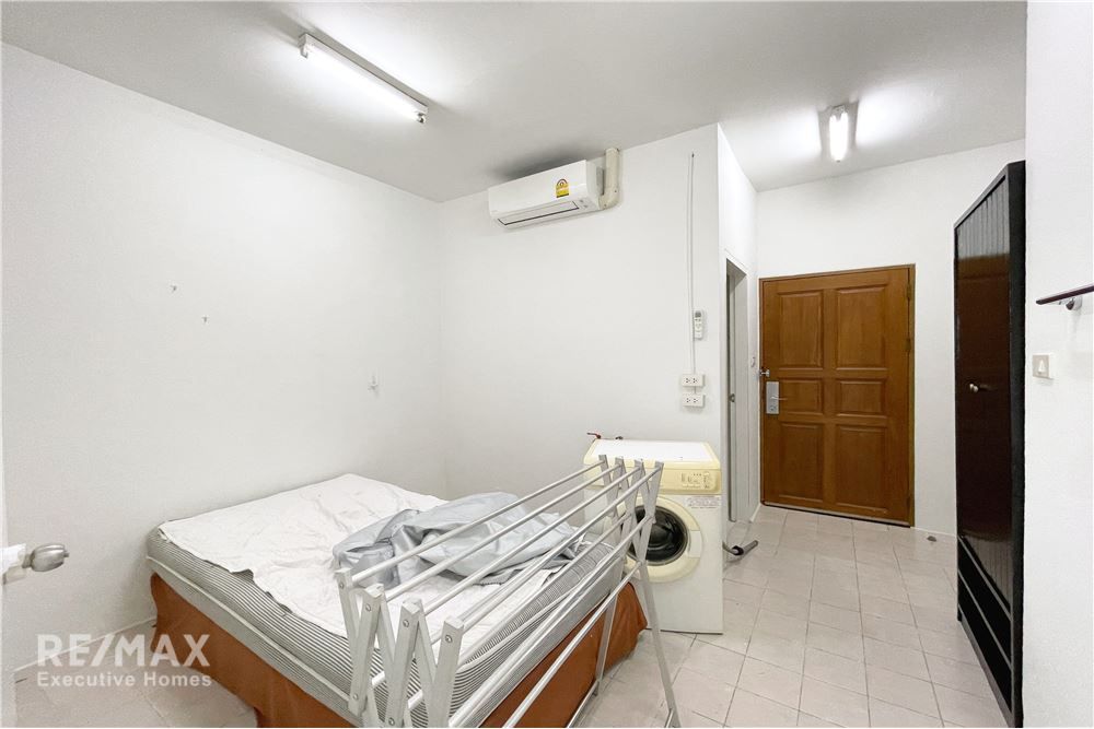 Luxurious 4BR Duplex Penthouse for Rent | 220K | 470sqm | 29th Floor | Sathorn Soi 3 25
