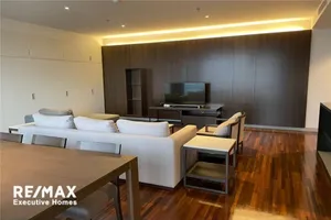 4-modern-spacious-bedroom-for-rent-in-promphong-920071001-11449