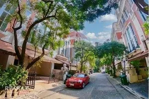 spacious-4-bedroom-townhouse-for-sale-in-baan-klang-krung-thonglor-920071001-11523