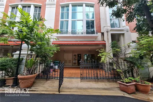 spacious-31-bedroom-townhouse-for-sale-in-baan-klang-krung-thonglor-920071001-11552