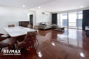 luxury-living-awaits-at-newly-renovated-3-bedroom-bts-prompong-condo-920071001-11957