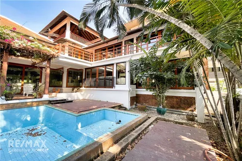 spacious-family-home-with-guest-house-and-pool-walk-to-bts-920071001-12502