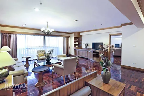 for-rent-newly-renovated-4br-condo-325sqm-in-prime-sukhumvit-39-100k-920071001-12652