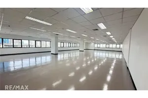 modern-office-space-for-rent-near-bts-ekkamai-920071001-12693