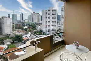 modern-2-bedroom-condo-near-bts-promp-pong-920071001-12728