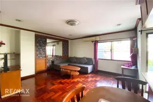 pet-friendly-2-br-condo-with-balcony-in-sukhumvit-soi-8-920071001-12853