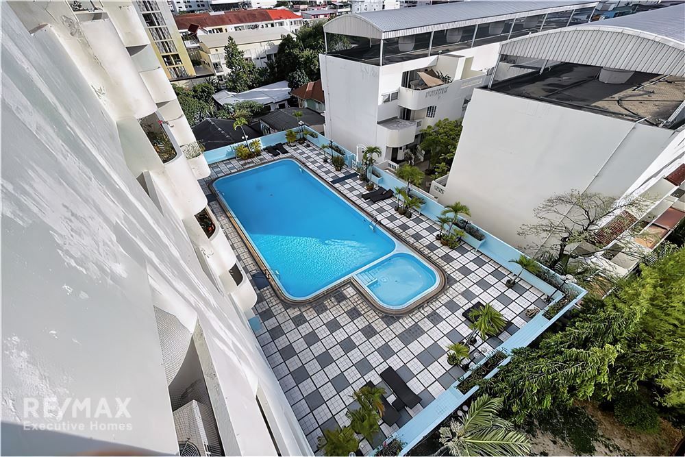 Pet-Friendly 3-Beds Apartment in Sathorn | Walk to BTS Saint Louis 12