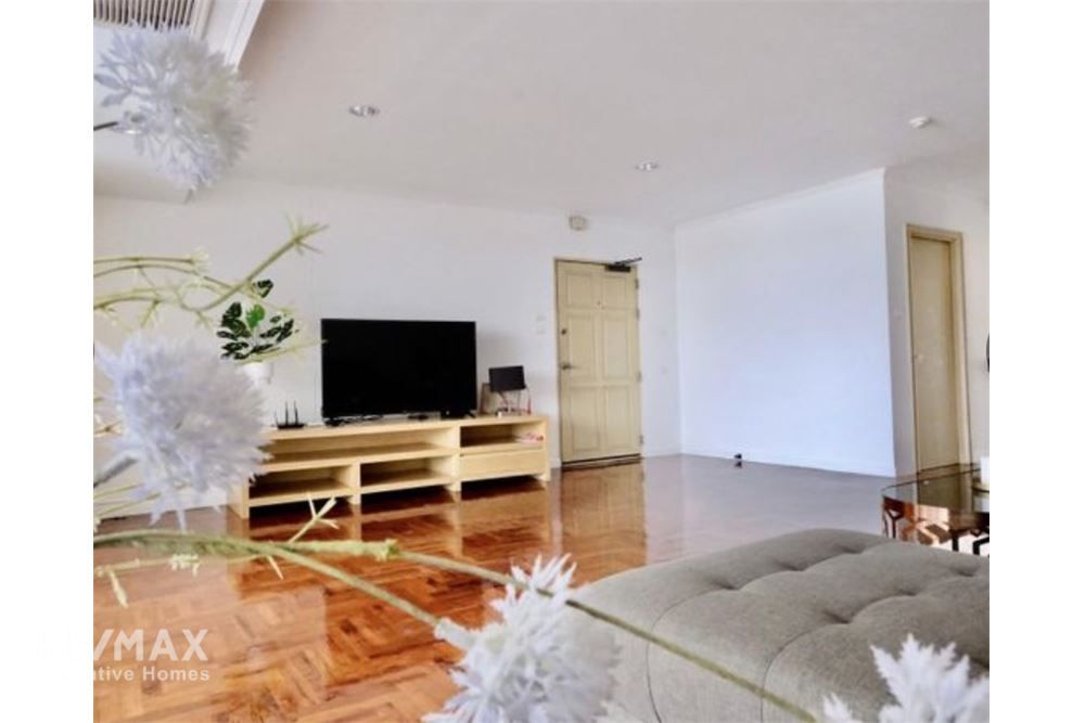 Pet-Friendly 3-Beds Apartment in Sathorn | Walk to BTS Saint Louis 4