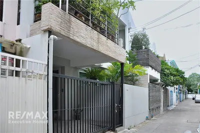 chic-townhome-for-rent-steps-from-bts-ekamai-station-920071001-14724