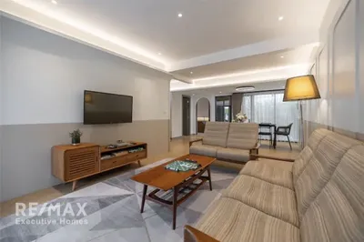 charming-newly-renovated-townhouse-with-tenant-in-prime-ekkamai-location-920071001-14734