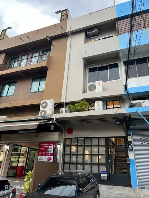 renovated-5-storey-shophouse-for-sale-near-bts-onnut-920071001-14741