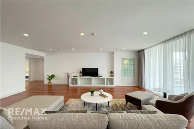 chic-and-pet-friendly-3-bedroom-condo-for-rent-near-bts-ekkamai-newly-renovated-920071001-14801