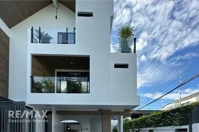 stunning-newly-renovated-detached-townhome-in-panya-village-pattanakarn-30-920071001-14923