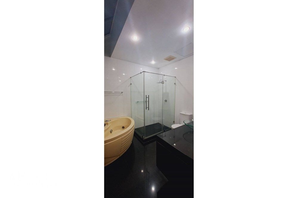 Rent 120K | Lotus Point Ekkamai 10 | 450sqm 5-Story | 6m High Ceiling 17