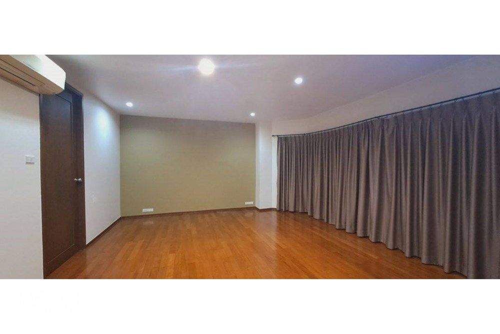 Rent 120K | Lotus Point Ekkamai 10 | 450sqm 5-Story | 6m High Ceiling 18