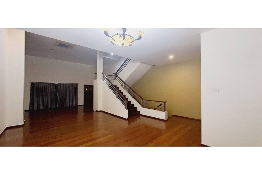 Rent 120K | Lotus Point Ekkamai 10 | 450sqm 5-Story | 6m High Ceiling 24