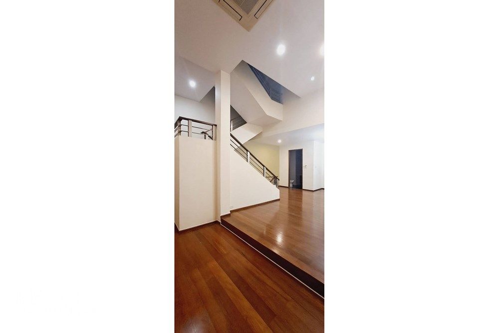 Rent 120K | Lotus Point Ekkamai 10 | 450sqm 5-Story | 6m High Ceiling 25