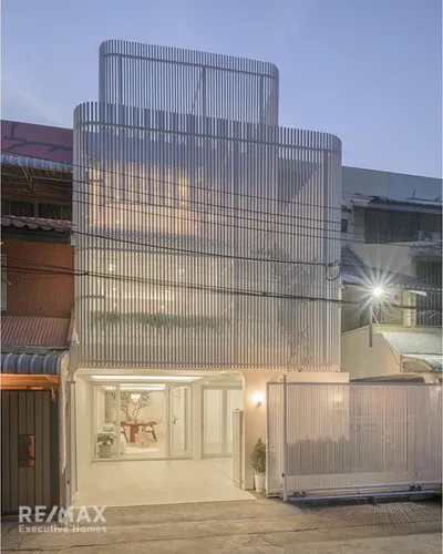 stunning-newly-renovated-3-story-townhome-in-prime-ekkamai-location-920071001-15211