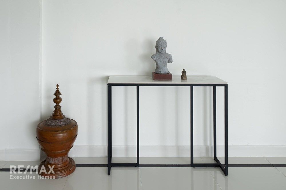 Luxurious Duplex Penthouse with 360° Sea Views 21