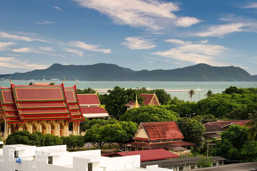 Luxurious Duplex Penthouse with 360° Sea Views 5