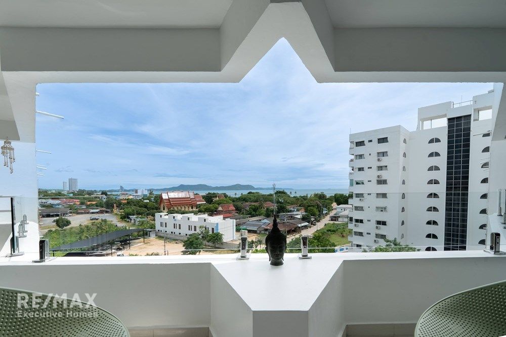 Luxurious Duplex Penthouse with 360° Sea Views 50