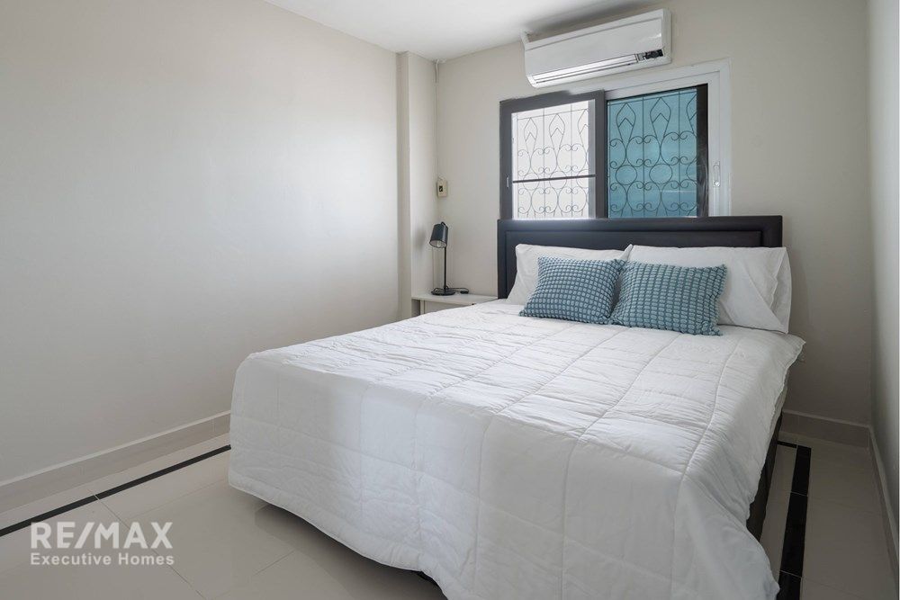 Luxurious Duplex Penthouse with 360° Sea Views 58