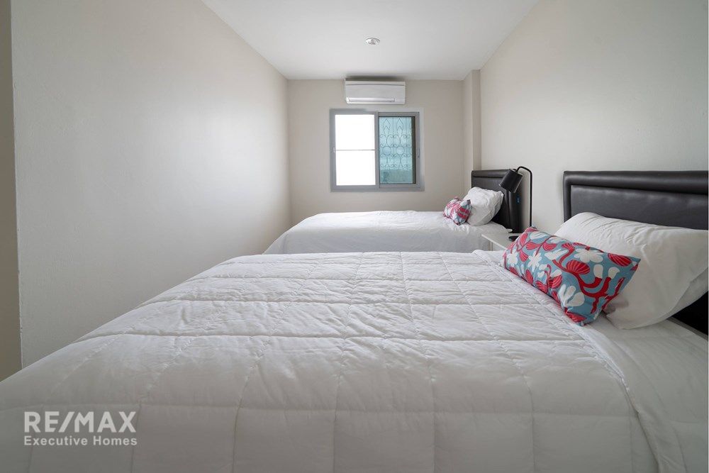 Luxurious Duplex Penthouse with 360° Sea Views 62