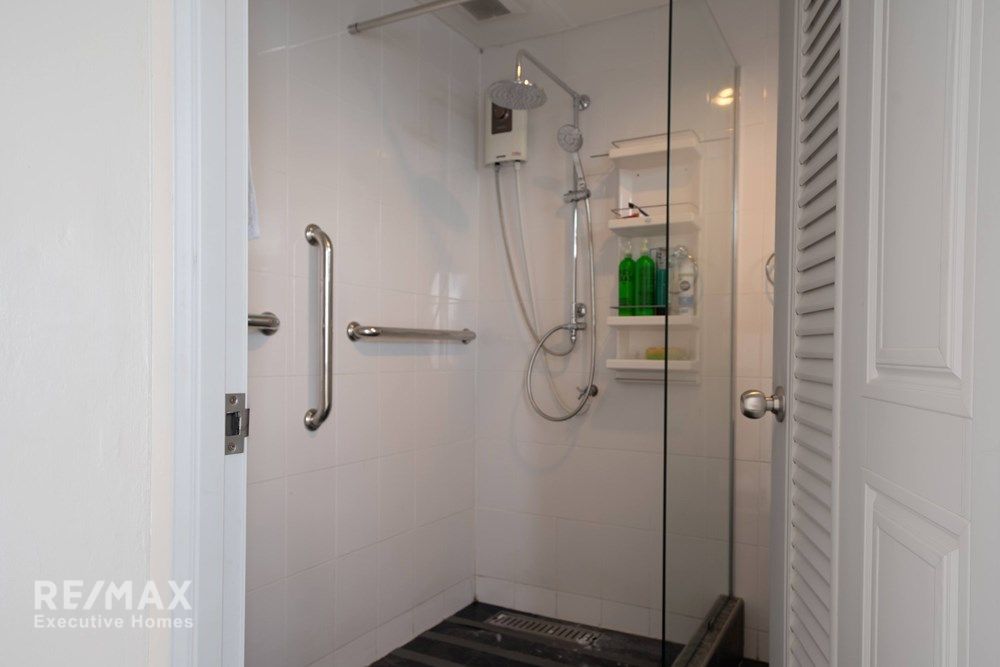 Luxurious Duplex Penthouse with 360° Sea Views 64