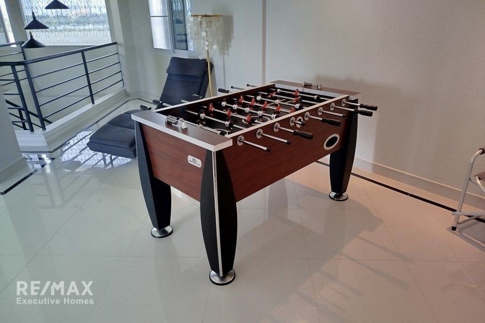 Luxurious Duplex Penthouse with 360° Sea Views 67