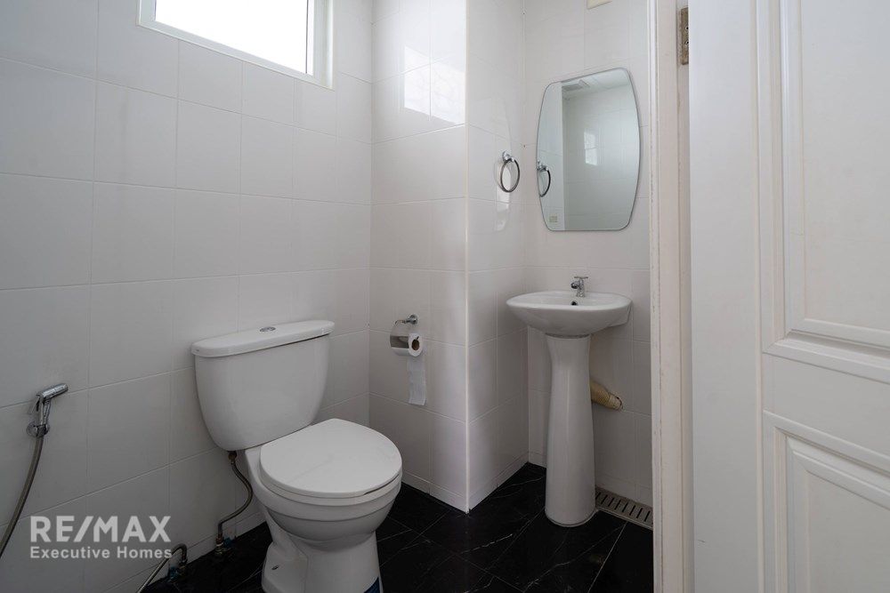 Luxurious Duplex Penthouse with 360° Sea Views 69