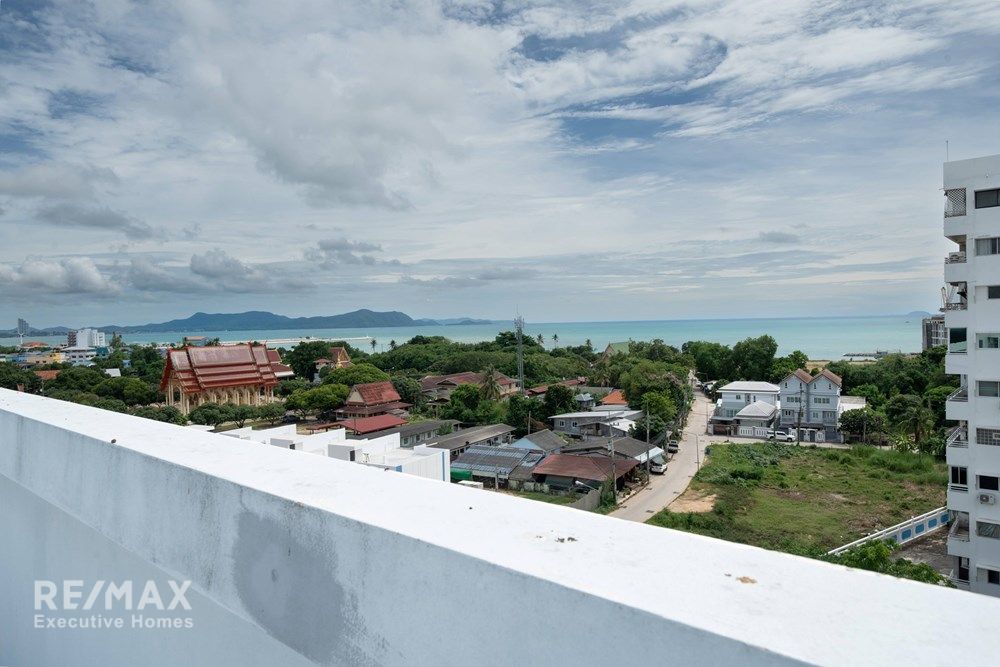 Luxurious Duplex Penthouse with 360° Sea Views 83