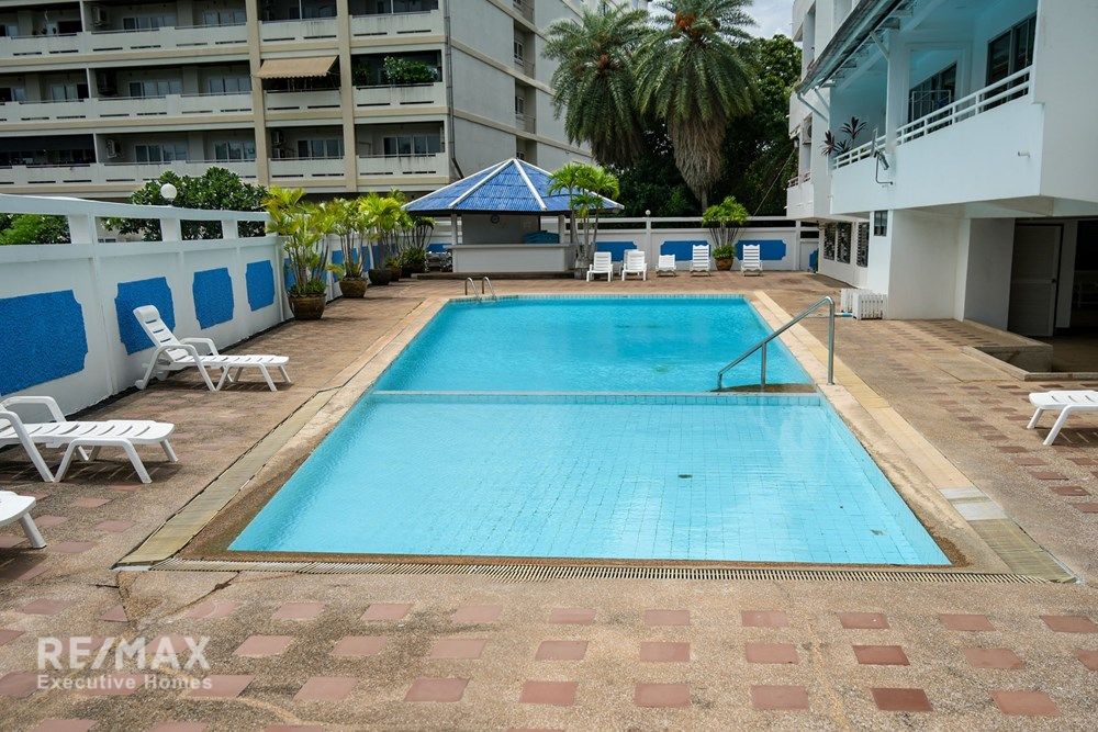 Luxurious Duplex Penthouse with 360° Sea Views 89