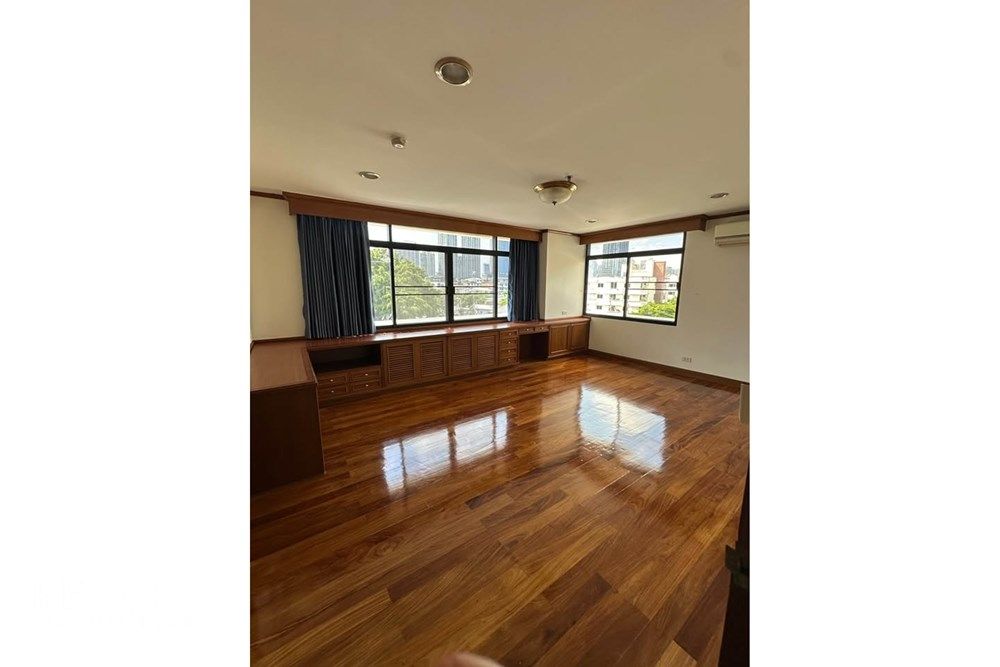 Spacious 4BR Duplex Condo for Rent - 830sqm with Private Garden & No Dog Weight Limit 10