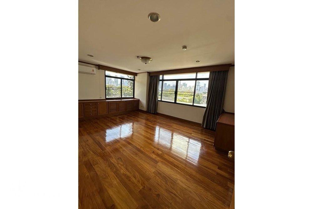 Spacious 4BR Duplex Condo for Rent - 830sqm with Private Garden & No Dog Weight Limit 11