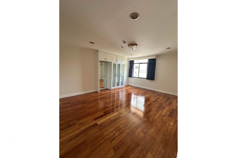 Spacious 4BR Duplex Condo for Rent - 830sqm with Private Garden & No Dog Weight Limit 12