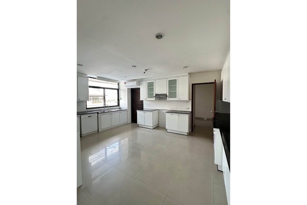 Spacious 4BR Duplex Condo for Rent - 830sqm with Private Garden & No Dog Weight Limit 15