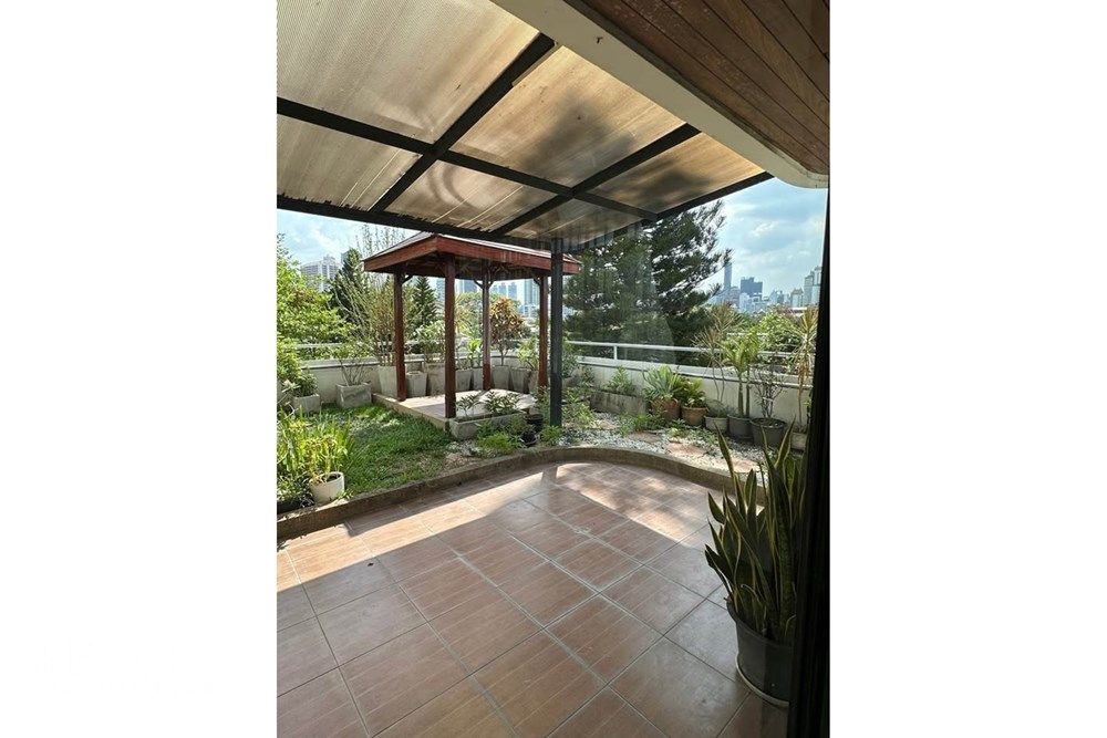 Spacious 4BR Duplex Condo for Rent - 830sqm with Private Garden & No Dog Weight Limit 3