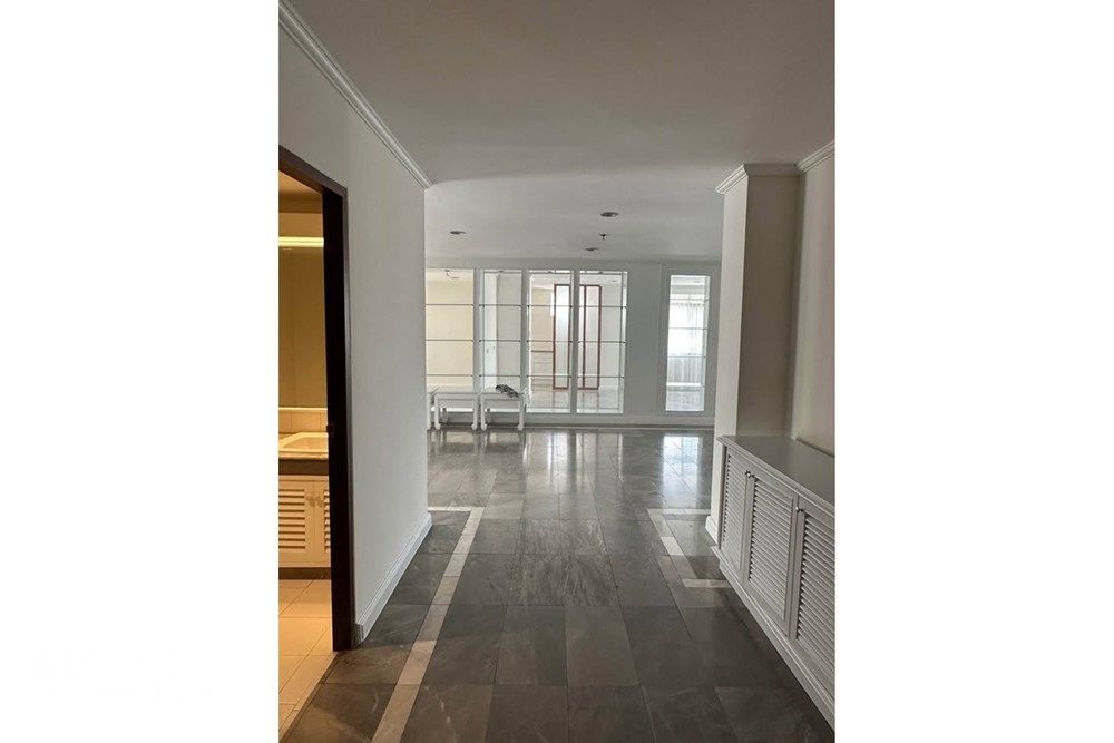 Spacious 4BR Duplex Condo for Rent - 830sqm with Private Garden & No Dog Weight Limit 5