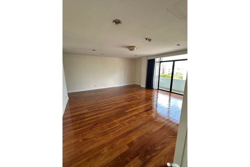 Spacious 4BR Duplex Condo for Rent - 830sqm with Private Garden & No Dog Weight Limit 9