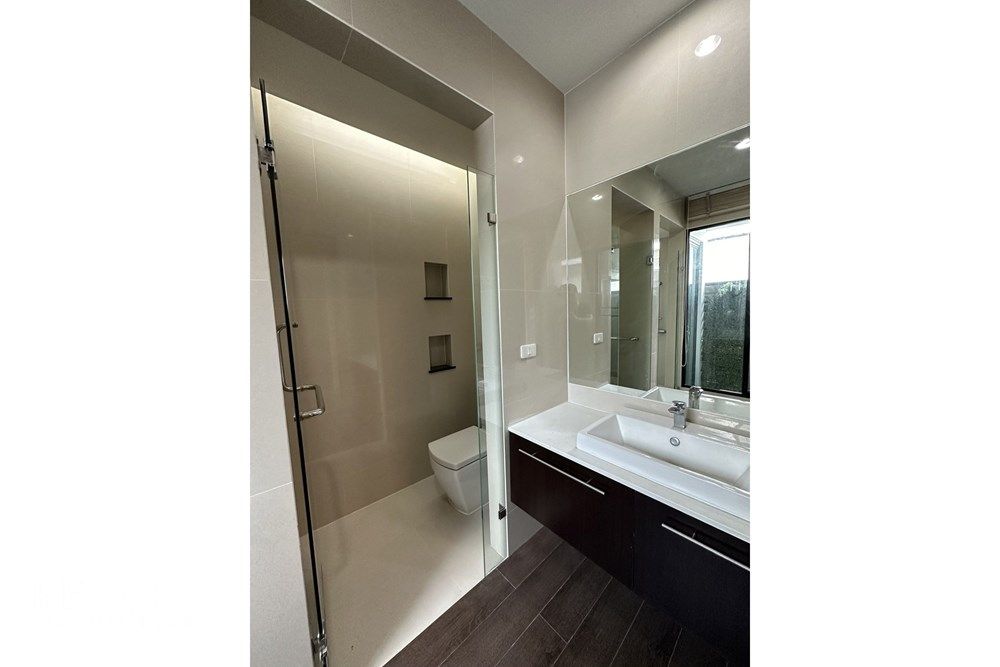 Spacious 3BR Townhouse for Rent in Bless Town Sukhumvit 50 - 300sqm, Pets Allowed 12