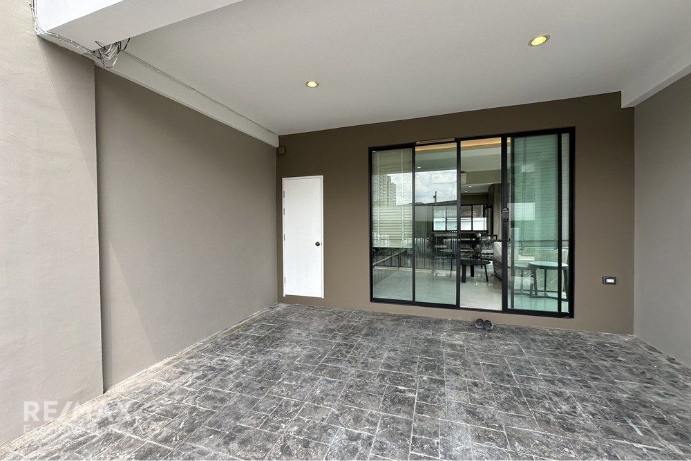 Spacious 3BR Townhouse for Rent in Bless Town Sukhumvit 50 - 300sqm, Pets Allowed 3