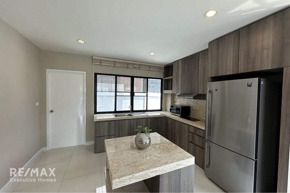 Spacious 3BR Townhouse for Rent in Bless Town Sukhumvit 50 - 300sqm, Pets Allowed 5