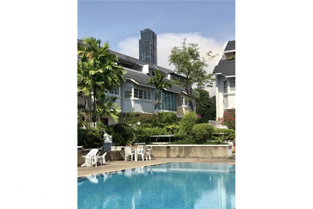 Spacious 3BR Townhouse for Sale in Prompak Place Thonglor - 180sqm with Tenant 3